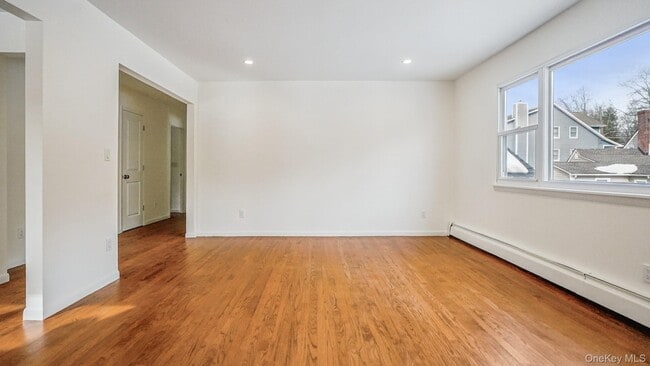 Photo - 100 E Sunnyside Ln