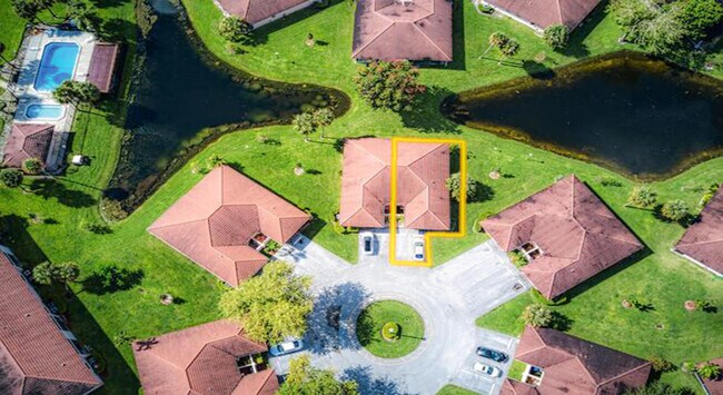 Photo - 9861 Three Lakes Cir