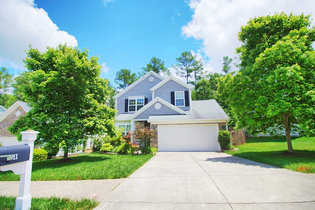 Building Photo - Gorgeous 3 bedroom, 2.5 bath house close to Brier Creek