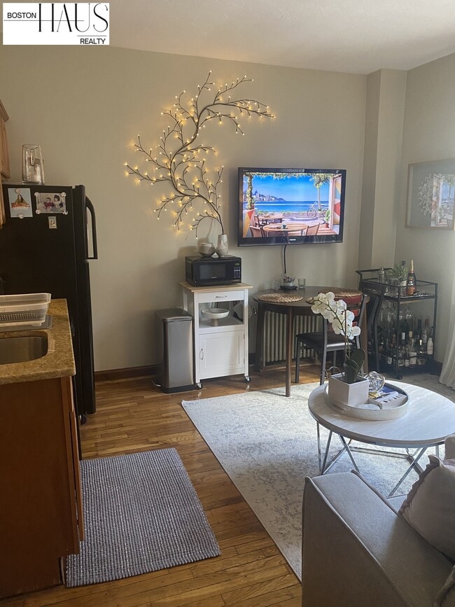 Photo - 70 Queensberry St Unit 24