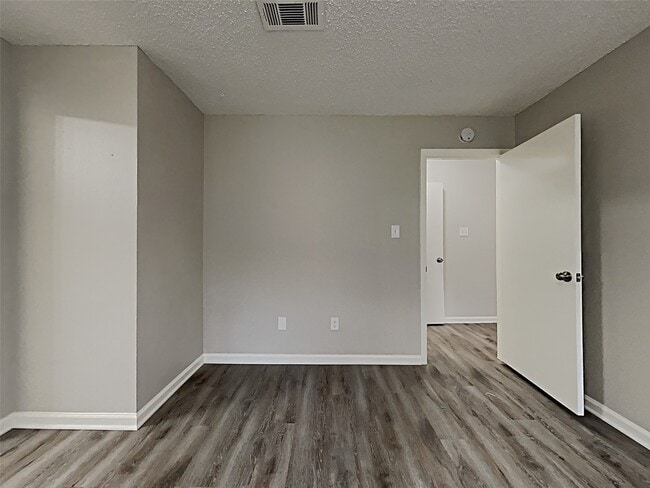 Building Photo - 25311 Mill Pond Ln