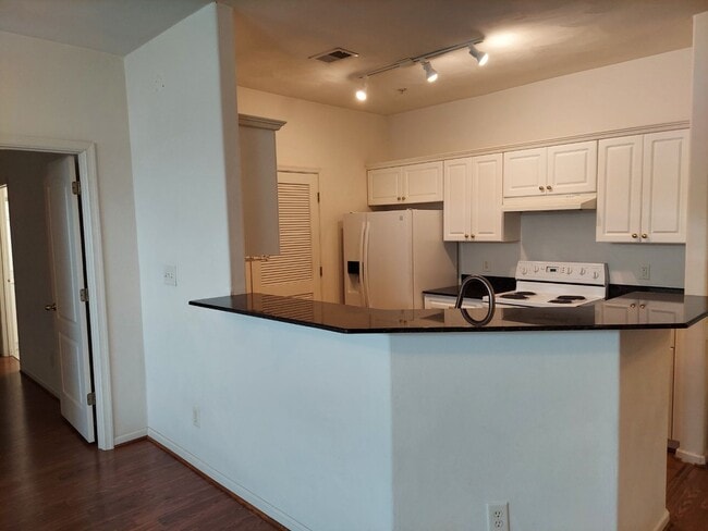 Photo - 1061 Grand Oak Ln