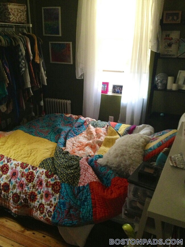 Photo - 224 Hanover St Unit 4