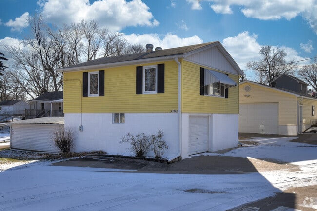 Building Photo - 2721 Josephine St Rental
