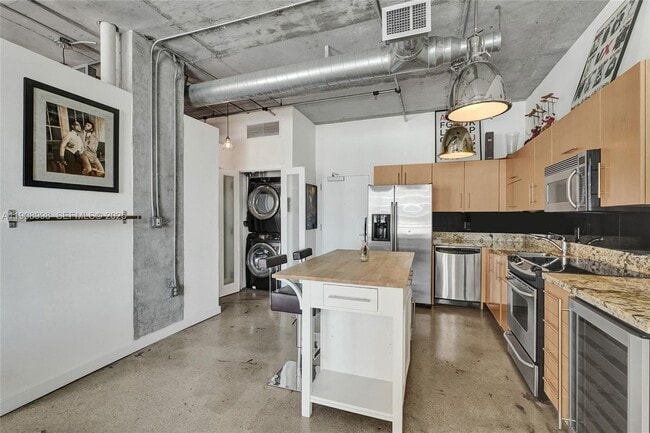 Photo - 444 NE 30th St Unidad 1007