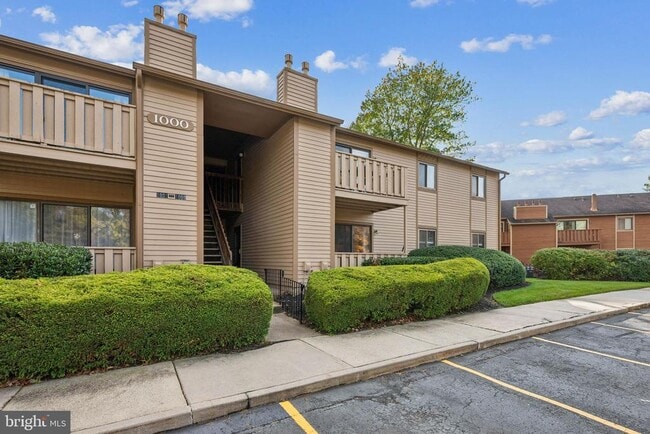 Building Photo - 1001 Woodhollow Dr