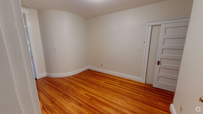 Building Photo - 1906 Beacon St Unit 2 Rental