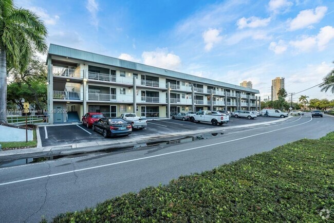 Building Photo - 250 Layne Blvd Unit 312 Rental