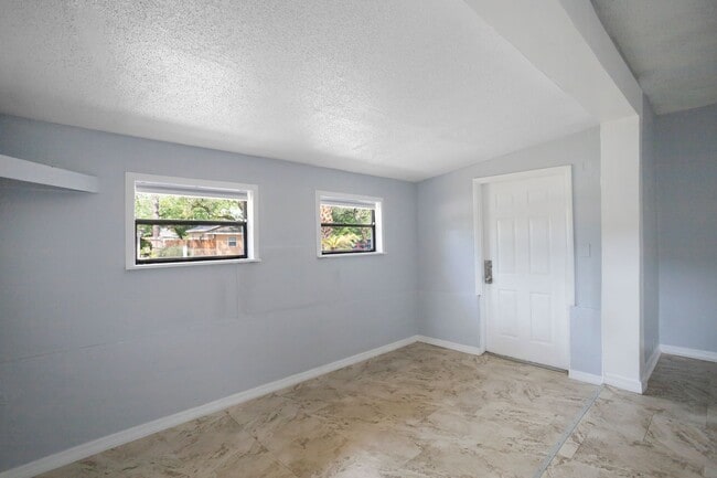 Photo - Very large 4bdrm/2bath House, Ready End of February