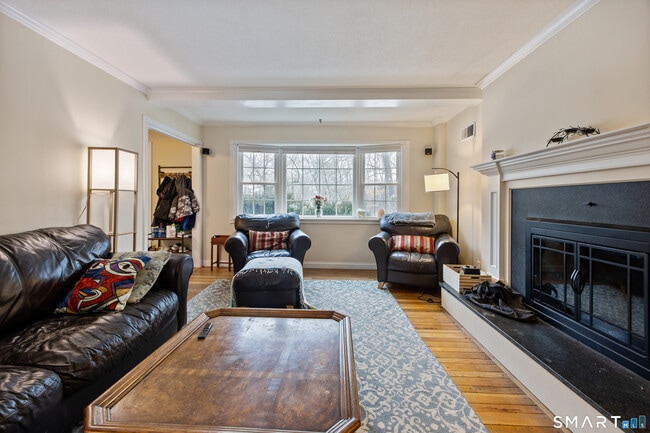 Photo - 10 Candlewood Ln