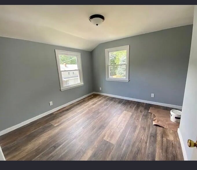 244 Woodlawn Cir