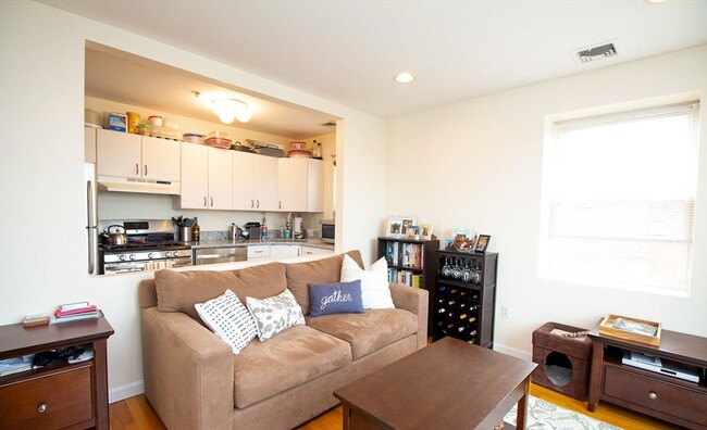 Photo - 305 Washington St Apartment Unit #1
