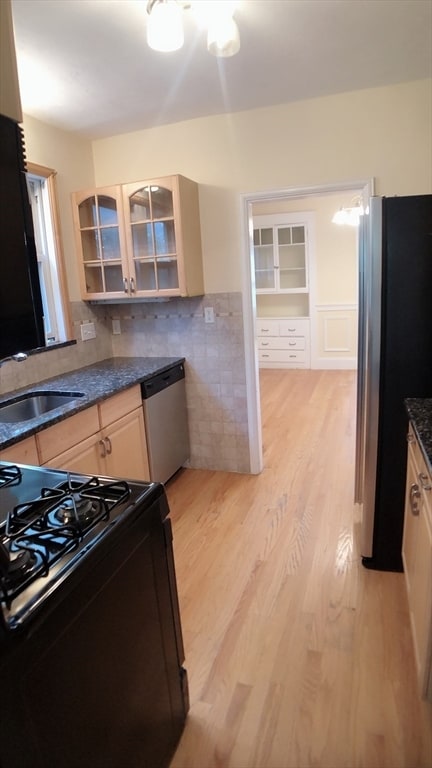 Photo - 31 Gilbert Rd Unit 2