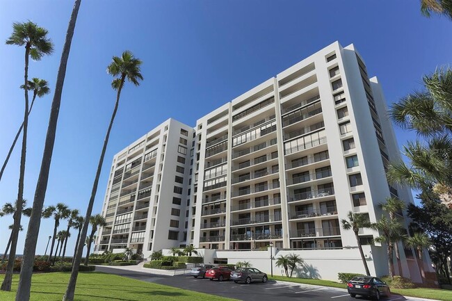 Building Photo - 1460 Gulf Blvd Unit 412 Rental