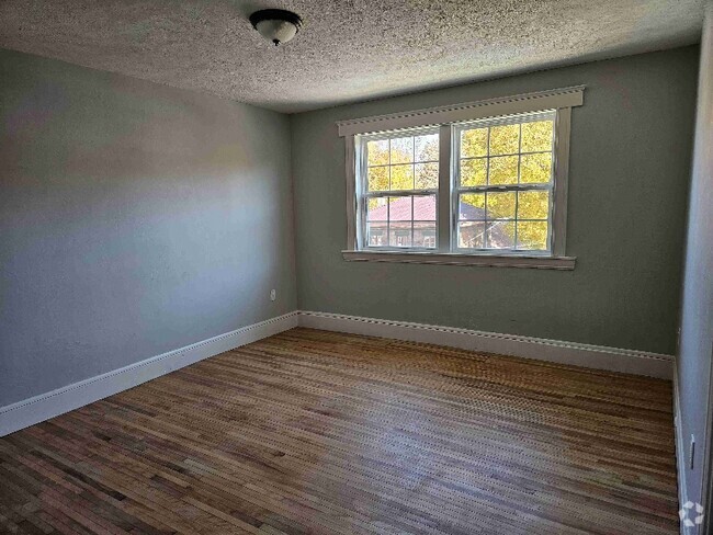 Building Photo - 1 US-1 Unit Apartment 2