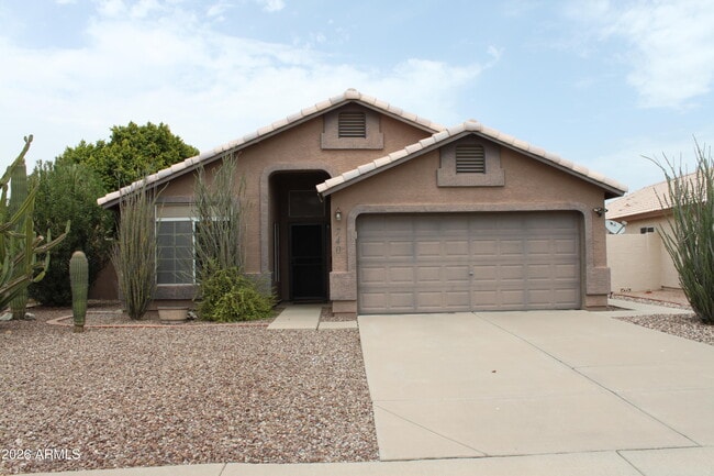 Building Photo - 740 W Baylor Ln
