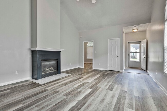 440 Autumn Glen Cir