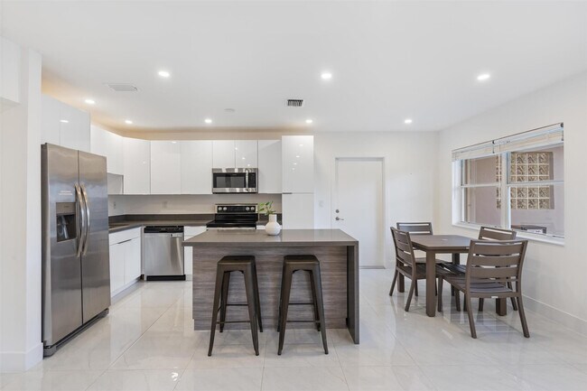 Photo - 1409 NE 2nd Ave