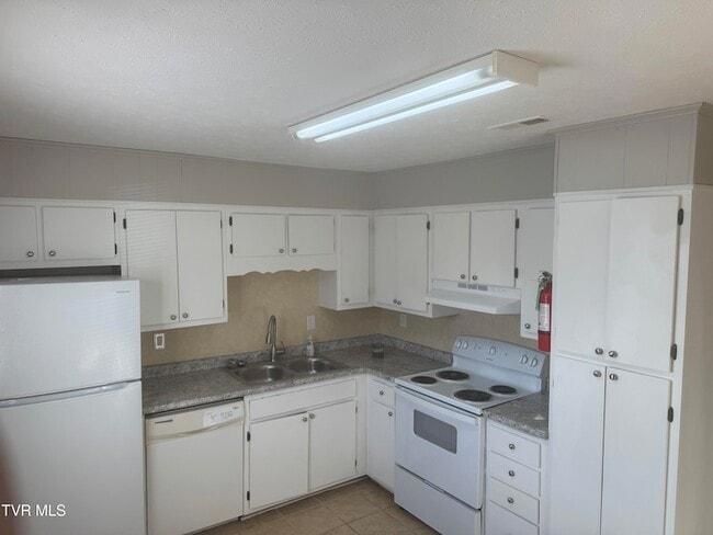 Photo - 1001 Kiser Blvd