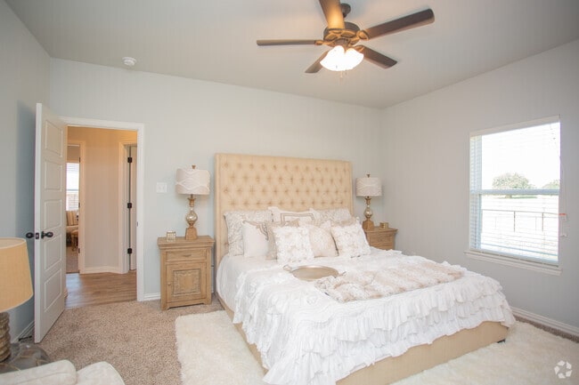 3HAB, 2BA - 1266SF