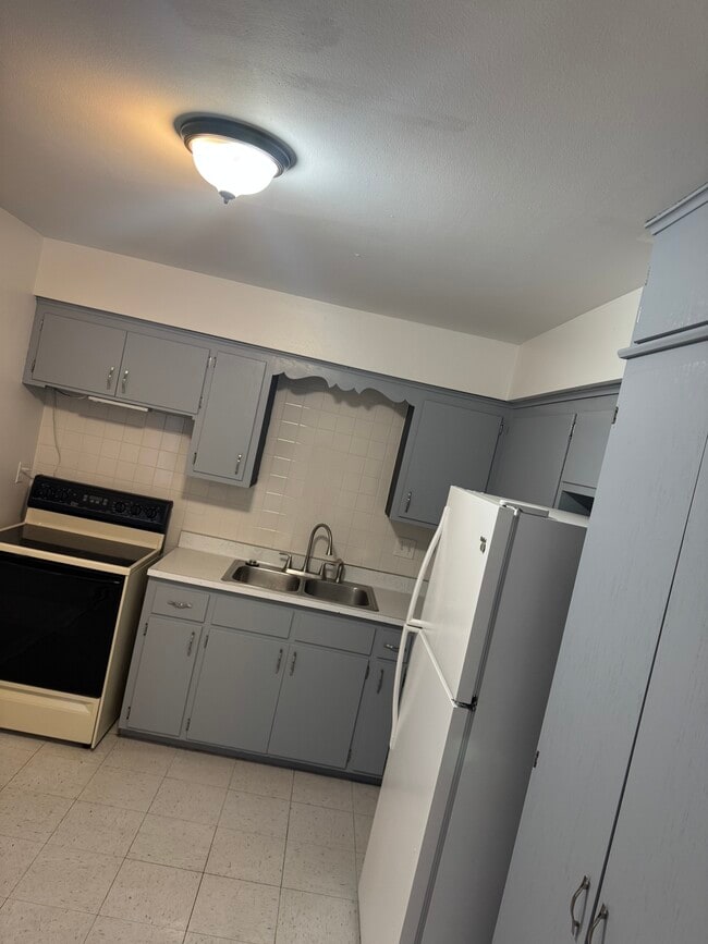 Photo - 6262 S Robert Ave