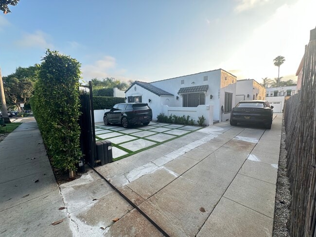 Building Photo - 1007 N Harper Ave Unit 1007 Rental