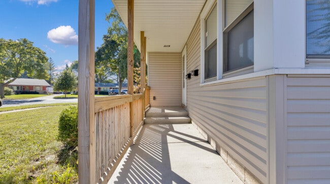 Building Photo - 4245 N 90th Ct Unit 4245