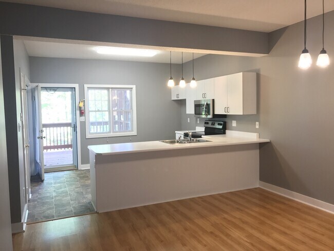 Photo - 351 S Madison St