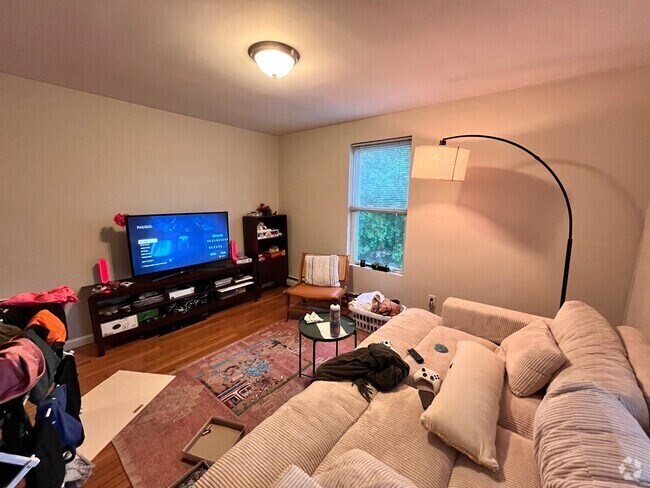 Building Photo - 350 Allston St Unit 2 Rental