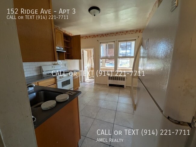Building Photo - 152 Ridge Ave Unit Apt 3