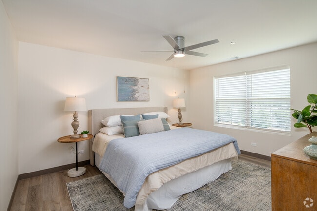 Emerald 2BR, 2BA - 1,095SF Primary Bedroom