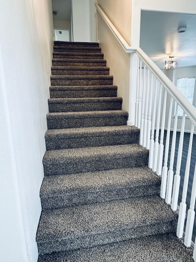 Photo - Elk Grove - HOUSE FOR RENT!