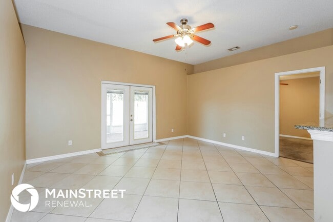 Photo - 821 Honeysuckle Dr