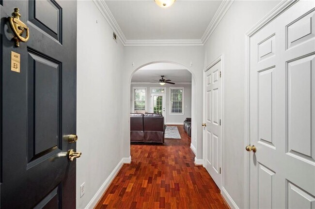 Photo - 1735 W Peachtree St NE Unidad 428