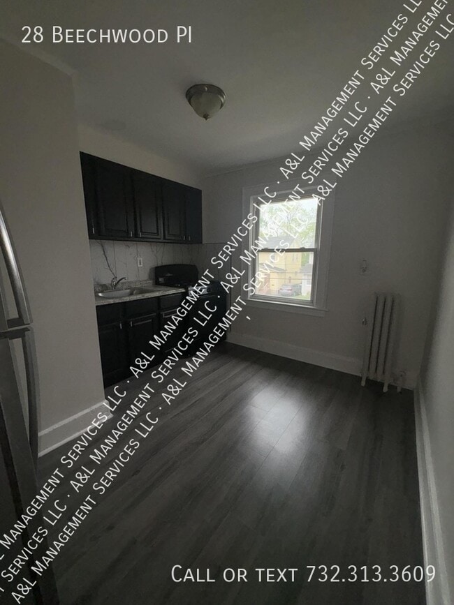 Photo - 28 Beechwood Pl