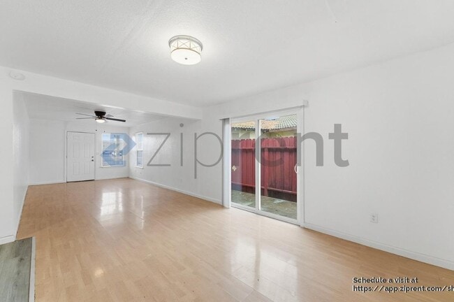 Photo - 1657 Knickerbocker Dr