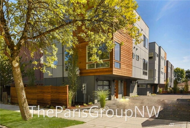 Photo - Stunning Mod 3BR+Den, 3.5BA Townhome * XL Roof Deck *A/C ++