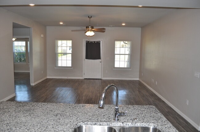 Photo - 118 Texoma Mdws