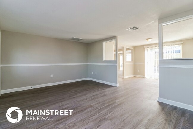 Photo - 6402 Bandura Ave