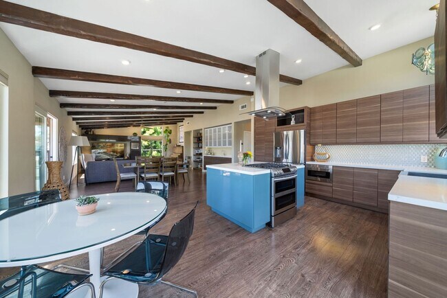 Photo - Monterey Unidad Monterey Main House