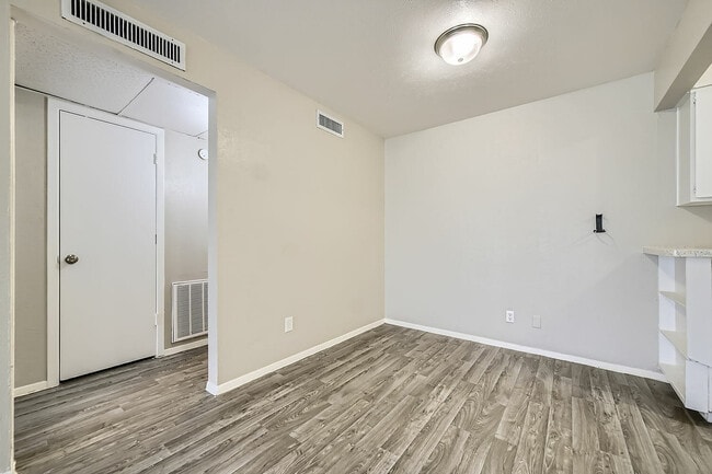 3504 Fawn Valley Dr 2091 - Calidad web - 005 - 06 Comedor - The Courtland