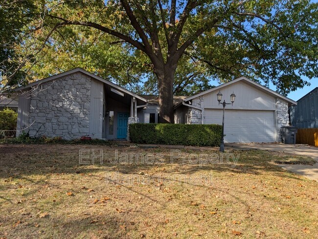 Building Photo - 8220 S College Ave