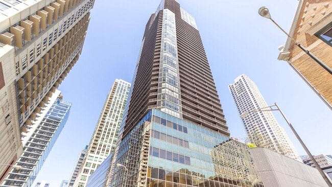 Building Photo - 10 E Ontario St Unit 1110