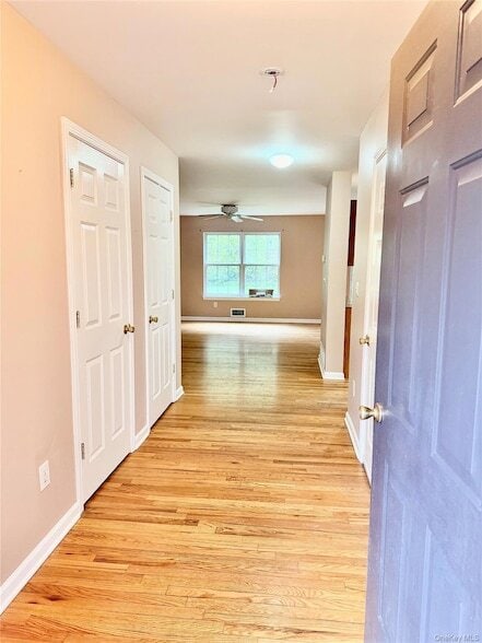 Photo - 195 Pinebrook Dr