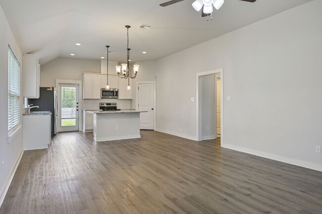 Photo - Immediate Move in 3 Bedroom, 2 Bathroom Home with 2 Car Garage