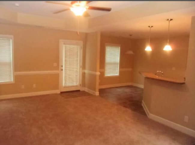Photo - 2708 Tree St