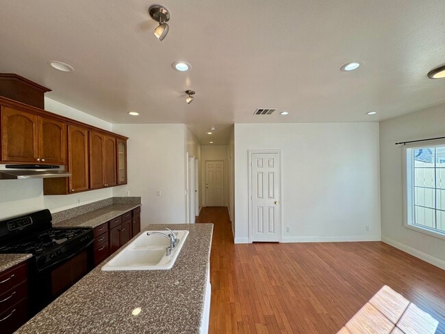Photo - Beautifully Renovated 4 Bed 4 Bath House For Rent In Long Beach!