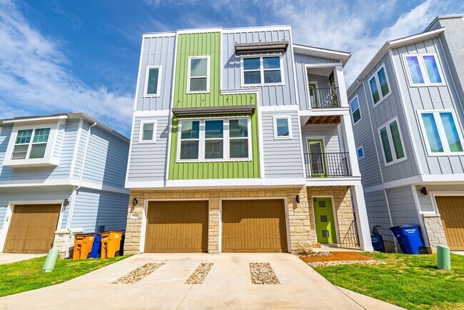 Photo - Beautiful 2 bedroom, 2.5 bathroom home in South East Austin!!!