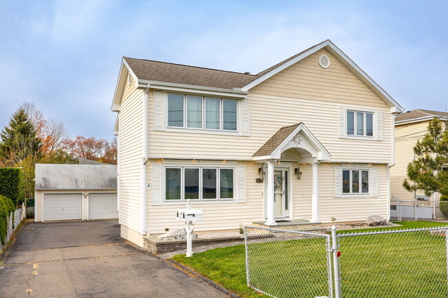 Building Photo - 16 Miano Dr