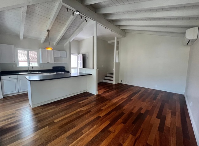 Building Photo - 826 Kealahou St